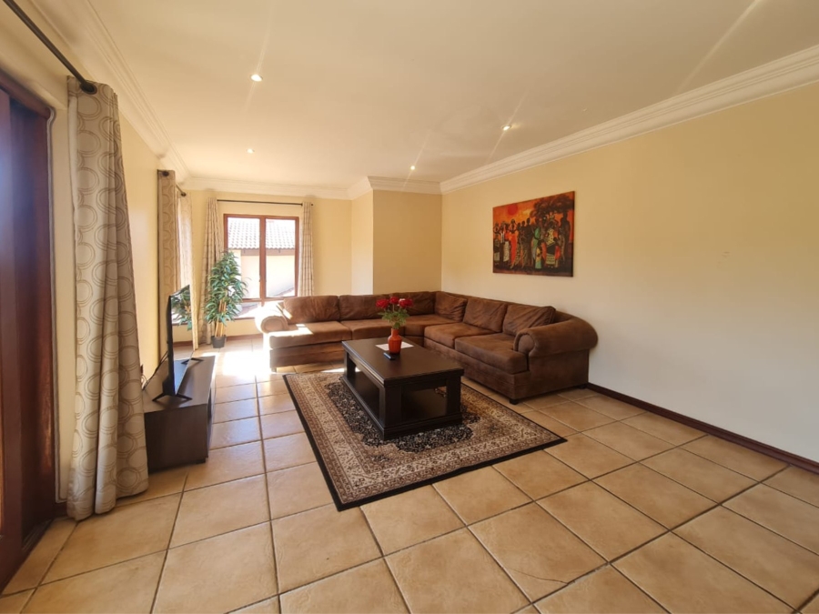 To Let 4 Bedroom Property for Rent in Eagles Landing North West